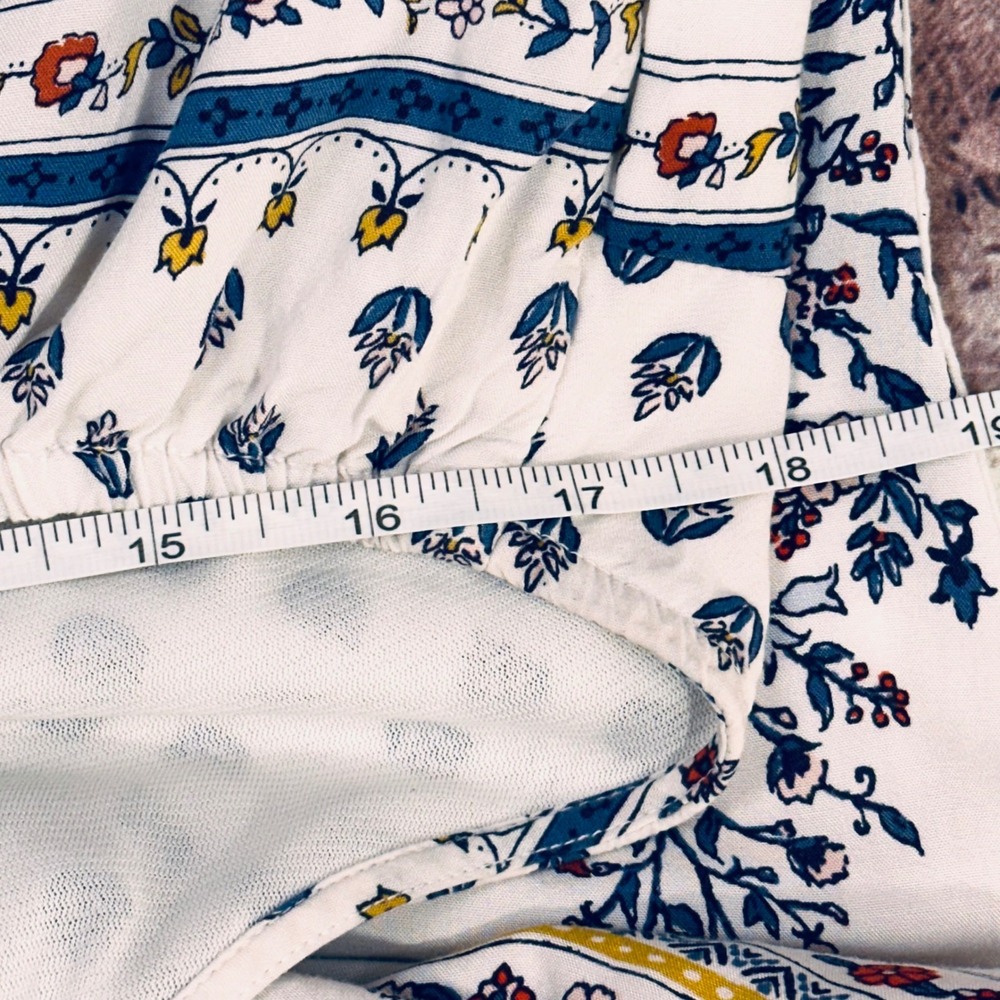 Old Navy Womens Boho Floral Medallion Maxi Dress White Blue Red Large V-Neck - Picture 12 of 16